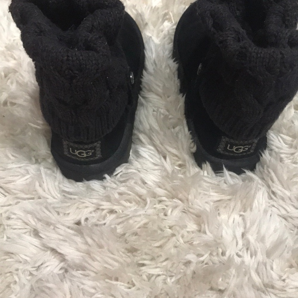 Black uggs